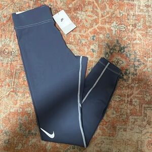 Sz small blue Nike leggings.